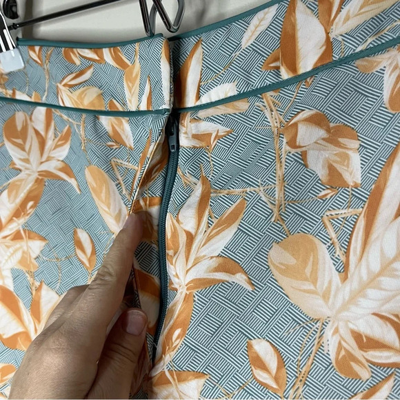 H&M Floral Summer Pockets Leaves Printed Dressy Flowy Shorts - Picture 5 of 7